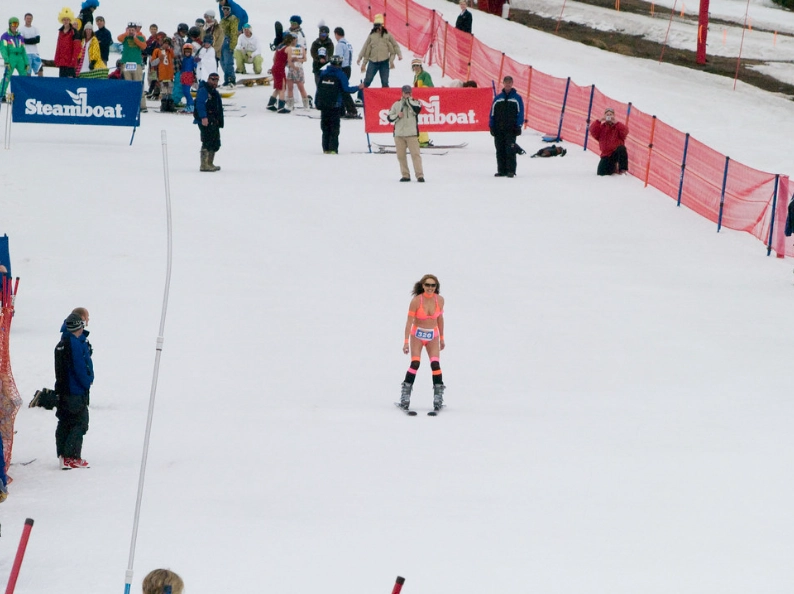 bikini snowboarding