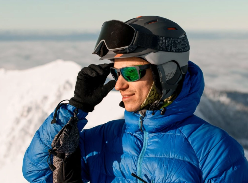 what to avoid wearing skiing