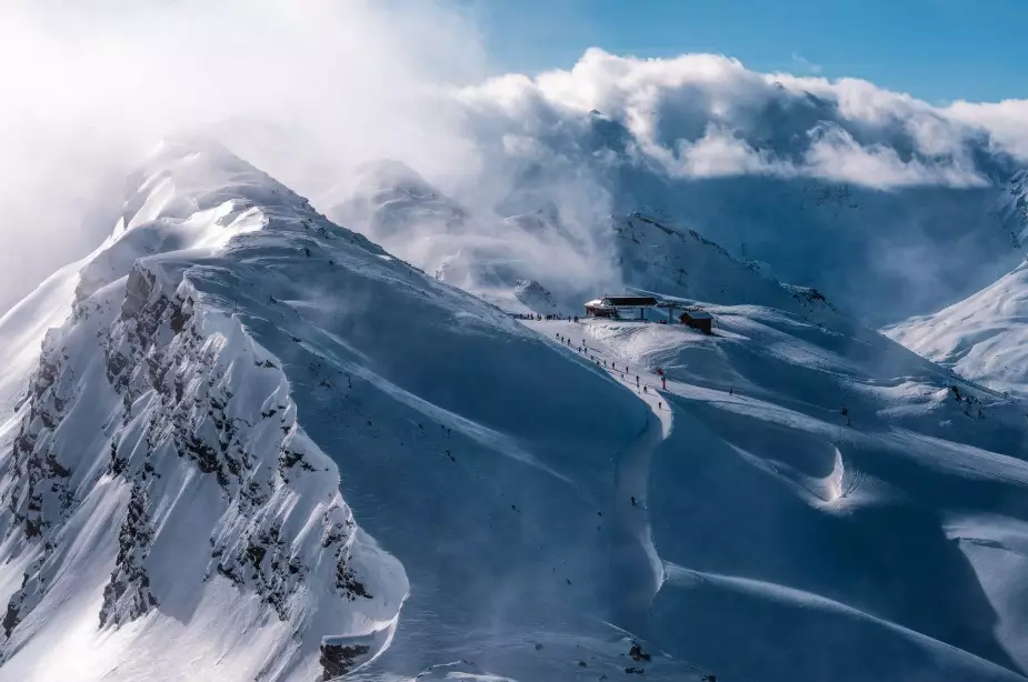 Les 3 Vallées largest ski resort