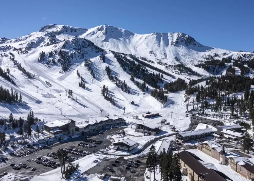 best time to ski Mammoth