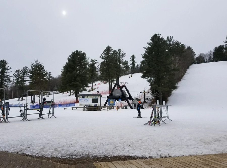 family ski resort Massachusetts