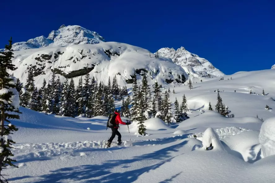 backcountry ski lodges BC backcountry ski lodges BC
