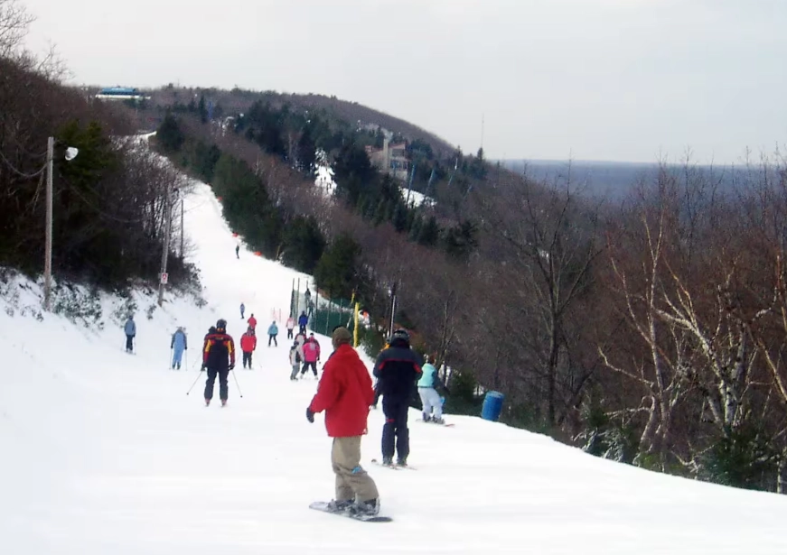 Ultimate Guide to Skiing in the Poconos: Resorts, Tips & Trip Planning
